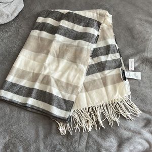 Banana Republic Scarf ❤️